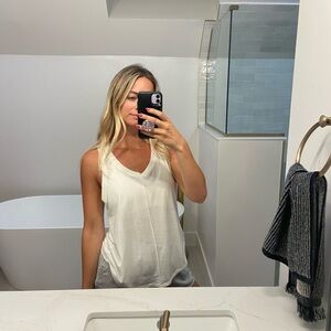 Small alo yoga new moon tank